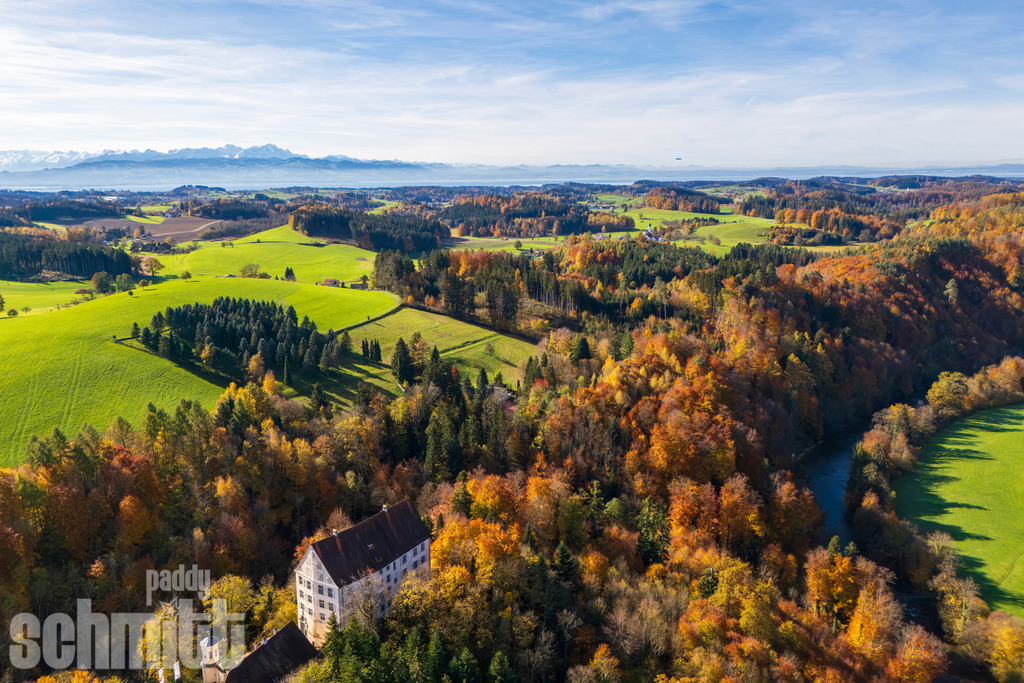 PS-Schloss-Achberg-2026-02 | Entdecke die größte Bildgalerie der Region mit Fotografien aus dem Allgäu, der Bodenseeregion, Oberschwaben, dem Donautal und der Schwäbischen Alb. Landschaften, Luftaufnahmen und Reisefotografie als Wandbild und Fotokunst. - Realisiert mit Pictrs.com