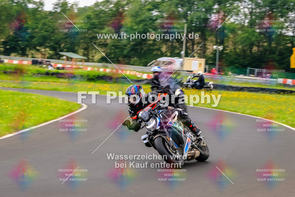 VBK-7126 | Hier findet Ihr Bilder von Touristenfahrten auf der Nürburgring Nordschleife oder von anderen Veranstaltungen die ich besucht habe. Viel Spass beim Durch Schauen 