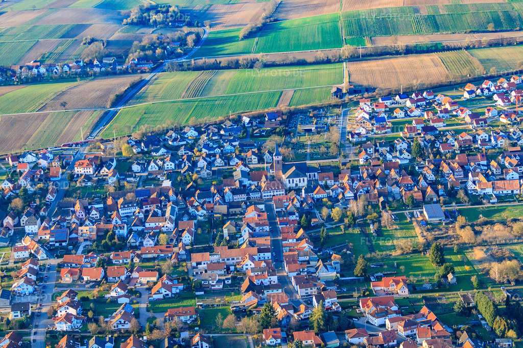 Luftbild: Hauptstraße x Speckstr im Ortsteil Schaidt in Wörth im Bundesland Rheinland-Pfalz in Deutschland. Foto: IMG_38820.jpg vom 20.03.2011 durch Werner Riehm/FLY-FOTO.de
