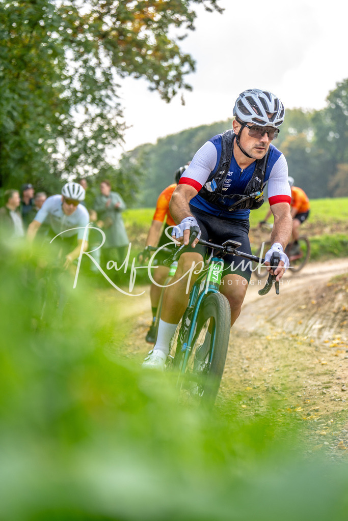 Ralf Eppink Photography 20251012_DSC03463 | Sportfotografie, Eventfotografie, Porträtfotografie, Radsport Fotograf, Triathlon Fotograf, Düsseldorf Fotograf, Köln Fotograf, Actionfotografie, Teamfotografie, Peoplefotografie, Business Portraits, Veranstaltungsfotografie, Reportagefotografie - Realisiert mit Pictrs.com