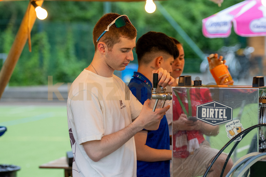 25_Public Viewing Reinach - Achtelfinale Schweiz -Italien EM 2024_kunzmedia.ch | OnlineShop für Bilder kunzmedia.ch