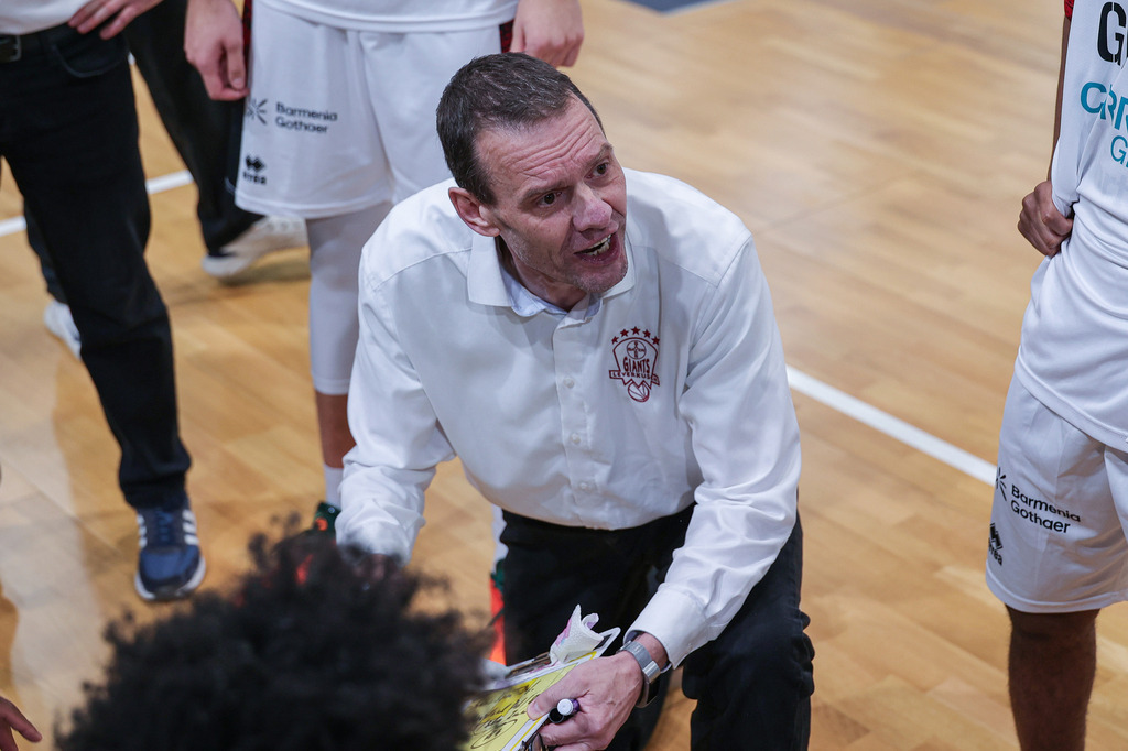 Pro A BAYER GIANTS vs Uni Baskets Münster-42 | Fotos von Basketballspielen aus dem Raum NRW fotografiert von Gero Mueller-Laschet und Daniel Schaefer - Realisiert mit Pictrs.com