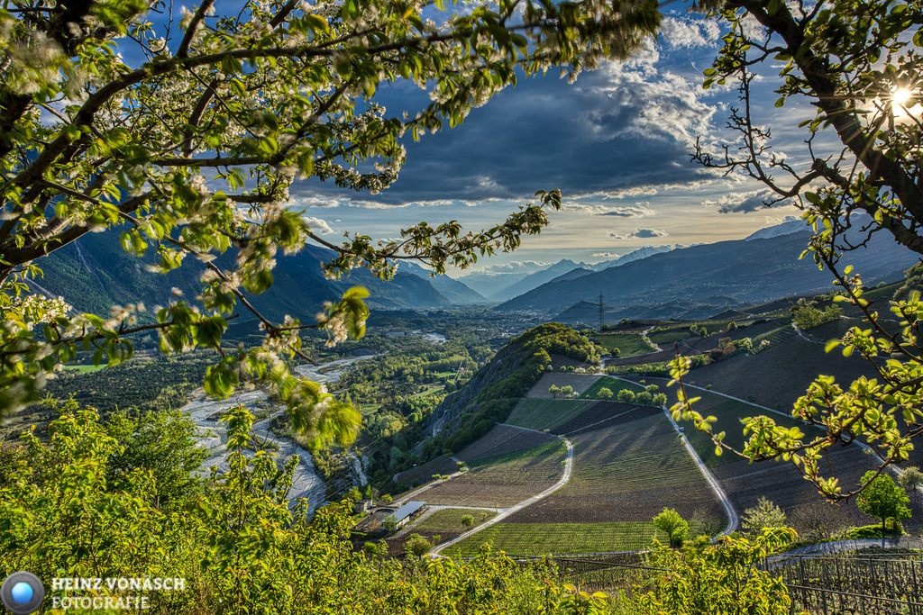 Landschaften_0013 | Alle Bilder von Heinz Vonäsch Fotografie können alle zu günstigen Preisen gekauft werden! Download der Bilder, Ausdrucke, Postkarten, Tassen T-Shirts, Kalender, Alu- Dibond usw. - Realisiert mit Pictrs.com