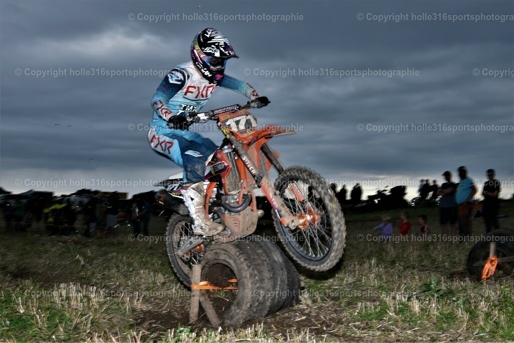 DSC_0254_01 (2) | Sportfotografie , Motorsport, Motoross, Reitsport, Mointainbike, Enduro,
Landschaft , Outdoor, Eventfotografie, Landschaft, Bilder online bestellen - Realisiert mit Pictrs.com