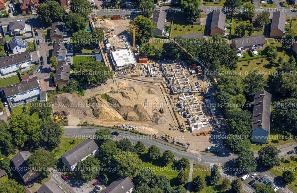 Dinslaken240803128 | Luftbild, Baustelle mit Neubau Wohnquartier an der Knappenstraße, Lohberg, Dinslaken, Ruhrgebiet, Nordrhein-Westfalen, Deutschland