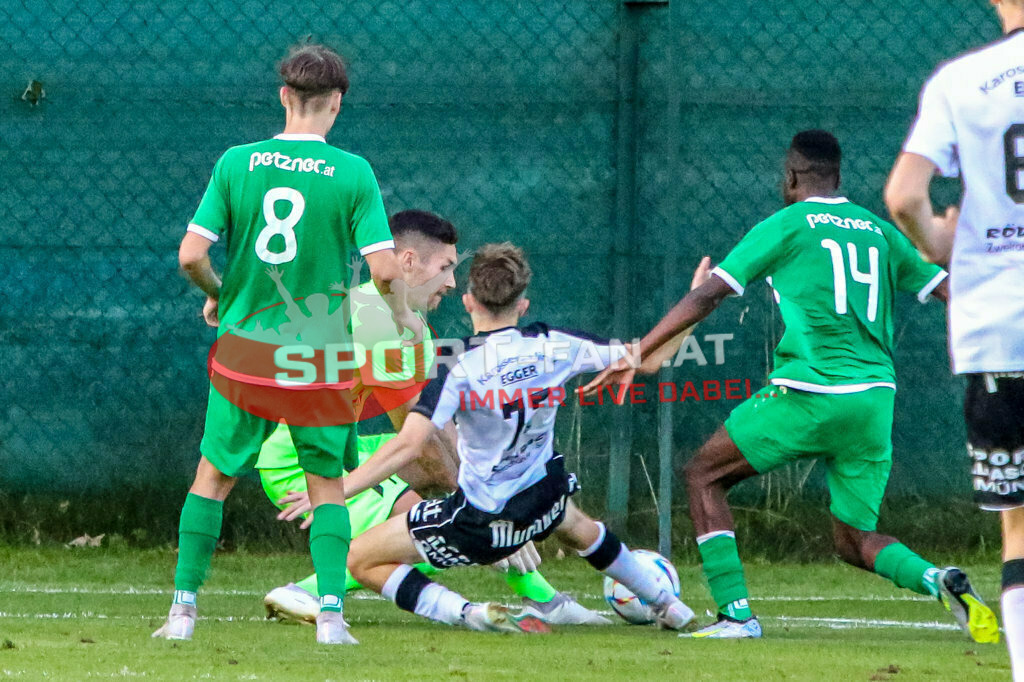 SV Donau - FC Lendorf 0-0, Kärntner Liga 3. Runde | Luca Thaler (SV Donau Klagenfurt #8) Michael Morgenstern (FC Lendorf #77) Boyo Jarjue (SV Donau Klagenfurt #14) SV Donau - FC Lendorf 0-0 am 12.08.2023 in Klagenfurt
(Sportplatz SV Donau), Austria, (Photo by Ernst Krawagner sport-fan.at) - Realisiert mit Pictrs.com