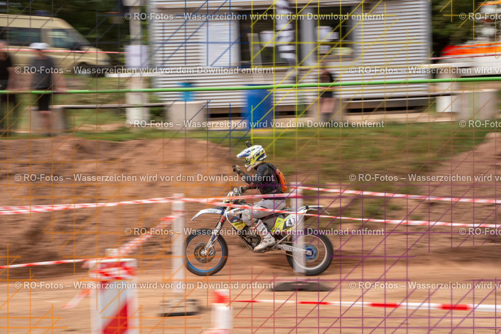 Niederwürzbach 4 Lauf-1824 | Sportfotografie von RO-Fotos: Motorsport, Motocross, Enduro, Laufveranstaltungen und Triathlon. Professionelle Fotos von Sportlern und Events. - Realisiert mit Pictrs.com