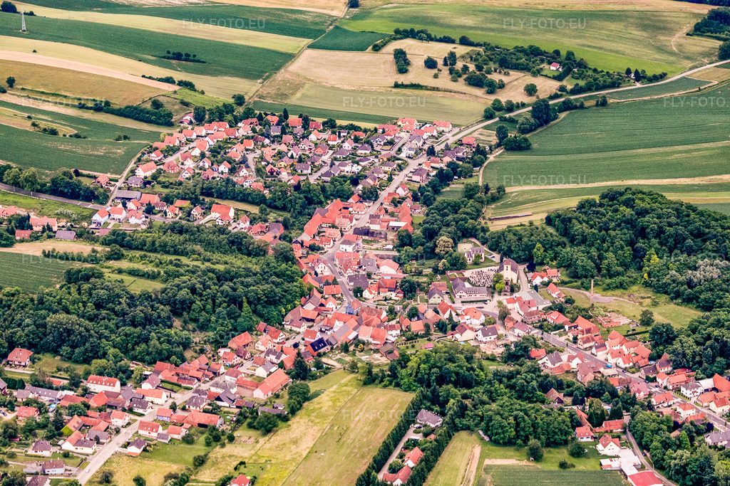 Vue aérienne: Vue de la ville depuis l'est à Neewiller-près-Lauterbourg dans le département Bas Rhin, France – .Photo: IMG_19051.jpg prise le 20/06/2009 par Werner Riehm/FLY-FOTO.eu – Résolution de l'original: 4752 x 3168 px