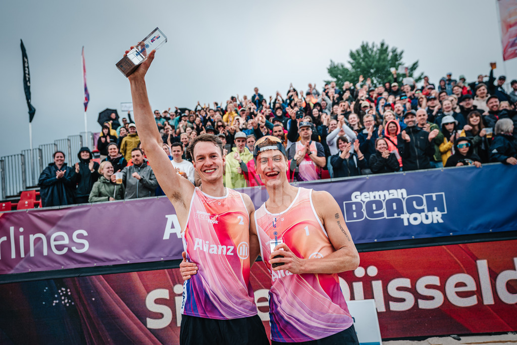 Beachvolleyball | Männer | German Beach Tour 2024 | Tourstop Düsseldorf | 19.05.2024 | Robin Sowa (links) und Max Just (rechts) gewinnen den Tourstop in Düsseldorf