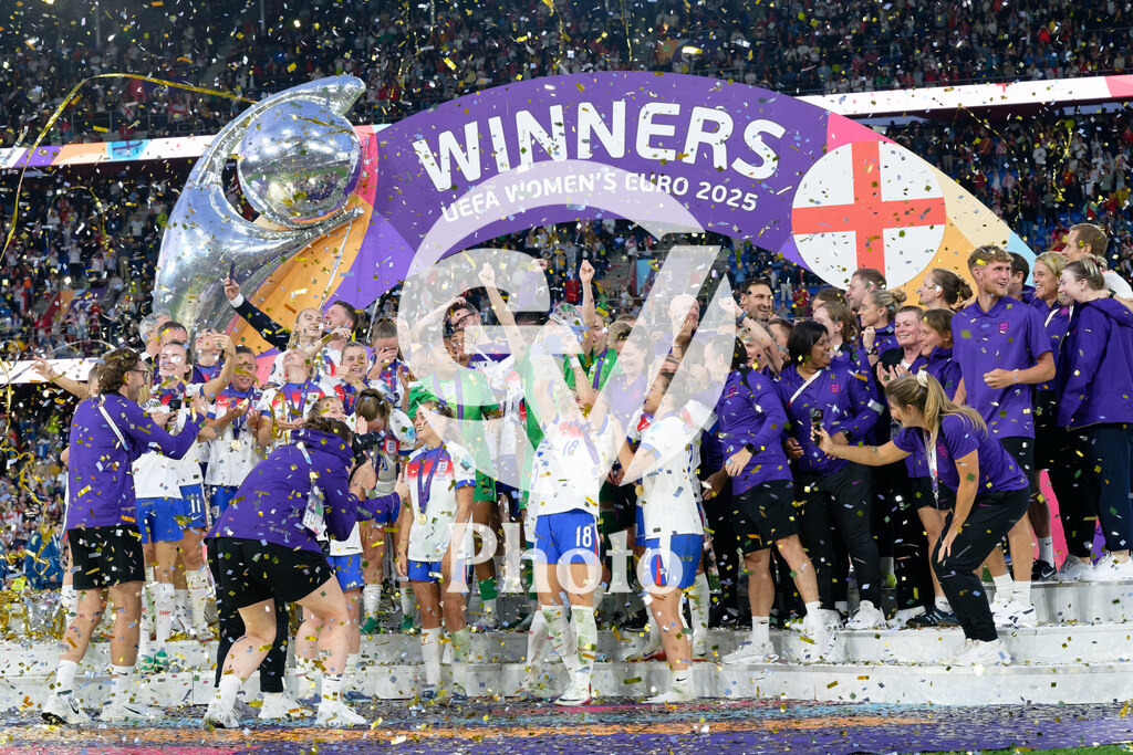 England v Spain - UEFA Women's EURO 2025 Final | BASEL, SWITZERLAND - JULY 27: England celebrates after winning  Women’s EURO 2025 during the UEFA Women's EURO 2025 Final match between England and Spain at St. Jakob-Park on July 27, 2025 in Basel, Switzerland. (Photo by Giuseppe Velletri/Sports Press Photo/Getty Images)
