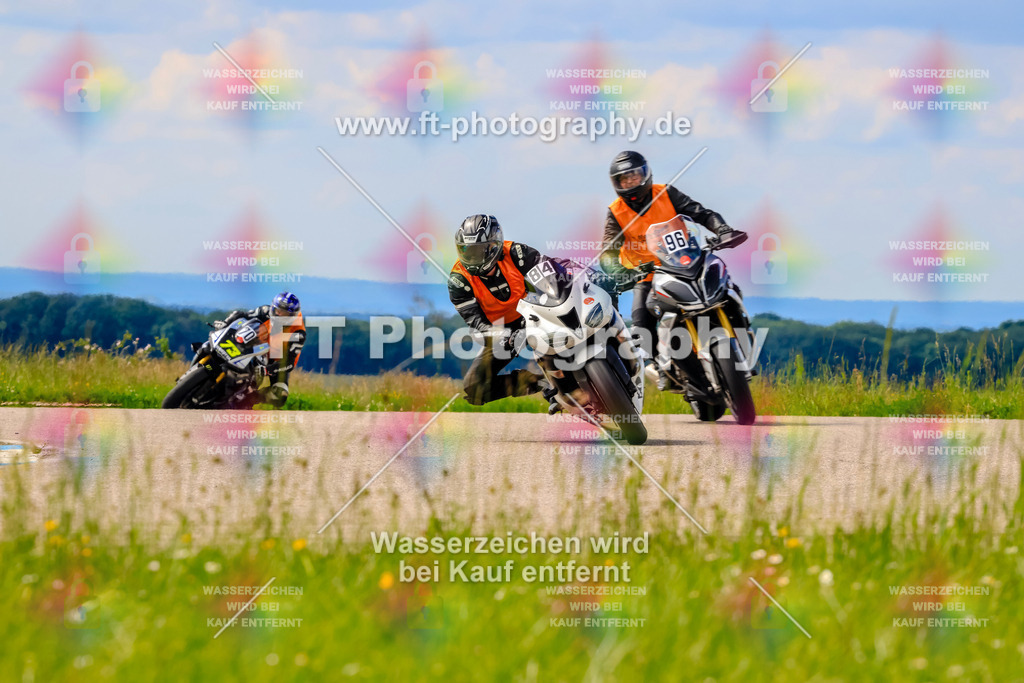 MotoTeam-0866 | Hier findet Ihr Bilder von Touristenfahrten auf der Nürburgring Nordschleife oder von anderen Veranstaltungen die ich besucht habe. Viel Spass beim Durch Schauen 