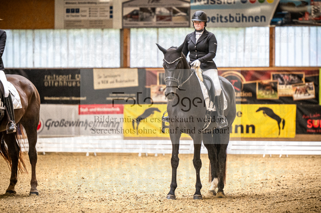 DOS_2330 | Entdecke hochwertige Reitturnierfotos von Foto Oger. Professionell, emotional und authentisch – jetzt Lieblingsmomente im Shop bestellen.Deutschlandweite Turnierfotografie. - Realisiert mit Pictrs.com