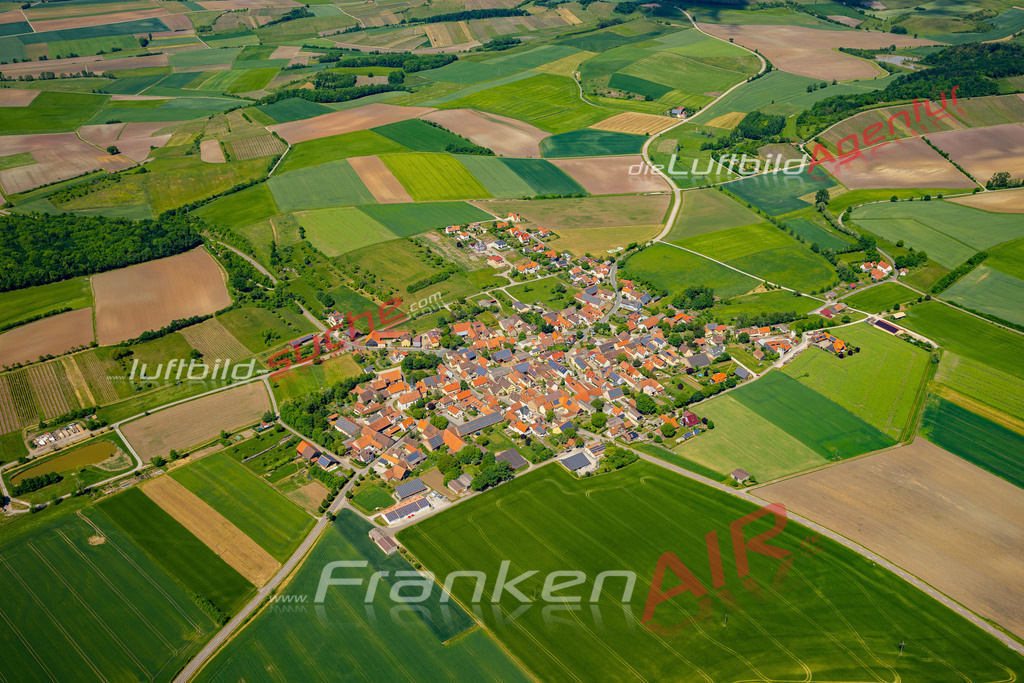 weigenheim-luftbild-2022-1583 | Aktuelles Luftbild von  Weigenheim - Die Luftaufnahme wurde 2022 mittels UL-Flugzeug erstellt ( keine Drohne ) - hochauflösende Kamera-Systeme von  Canon -
Beste Qualität - Für grossformatige Ausdrucke geeignet. Die Geschenkidee !