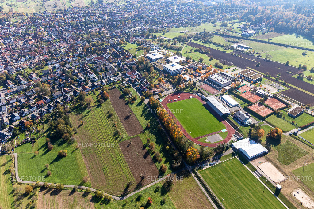 Stadion im SONOTRONIC Sportpark SV 1899 Langensteinbach, Gymnasium Karlsbad,  Gemeinschaftsschule Karlsbad-Waldbronn | Luftbild: Stadion im SONOTRONIC Sportpark SV 1899 Langensteinbach, Gymnasium Karlsbad,  Gemeinschaftsschule Karlsbad-Waldbronn im Ortsteil Langensteinbach in Karlsbad im Bundesland Baden-Württemberg in Deutschland. Foto: IMG_129915.jpg vom 24.10.2021 durch ©2025 Werner Riehm fly-foto.de/copyright - Realisiert mit Pictrs.com