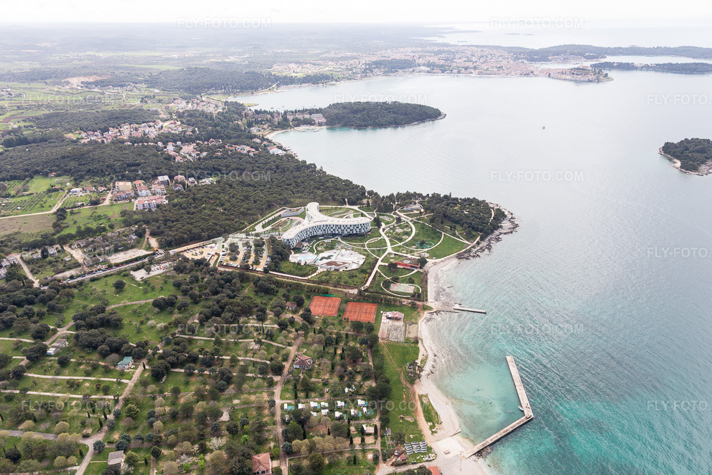 Aerial view: View of the town in Rovinj in the state Gespanschaft Istrien, Croatia. – Photo: IMG_105957.jpg taken on 04/13/2018 by Werner Riehm/FLY-FOTO.com – Resolution of the original: 5472 x 3648 px