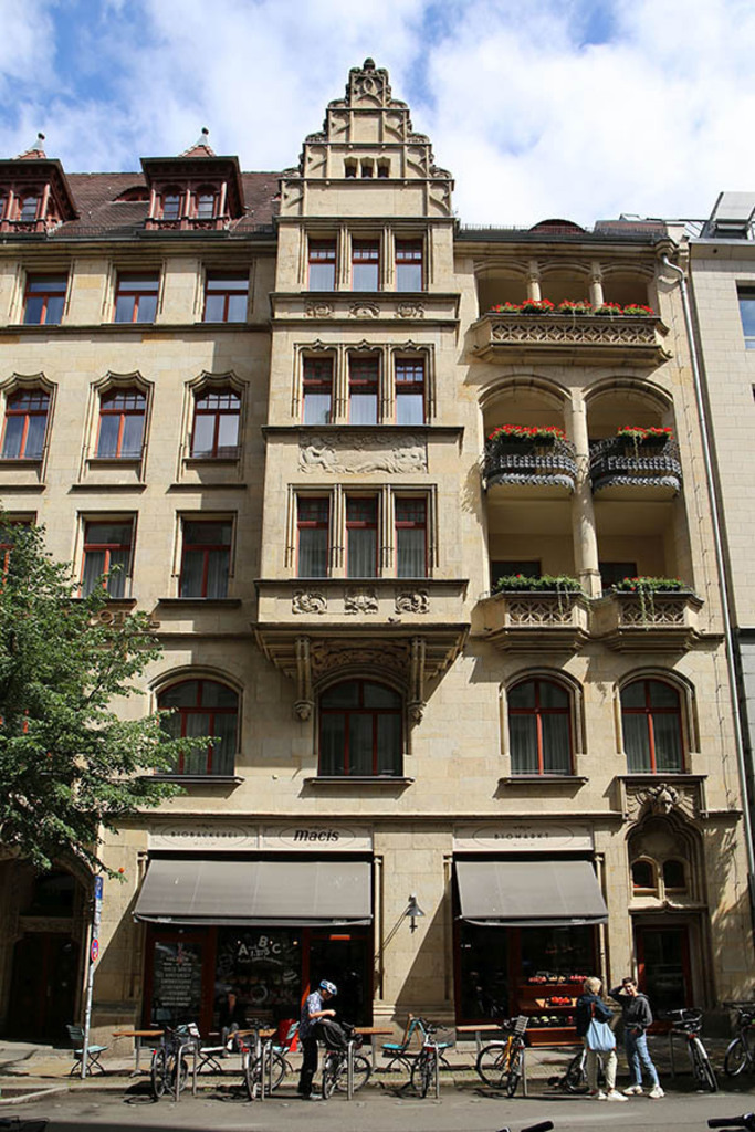 Macis Leipzig - Restaurant und Biomarkt | Entdecke über 20 Kategorien Leipzig-Motive: Foto-Downloads, hochwertige Poster, Leinwand- & Fine-Art-Prints. Jetzt Lieblingsfoto im Bildlexikon Leipzig Shop bestellen!