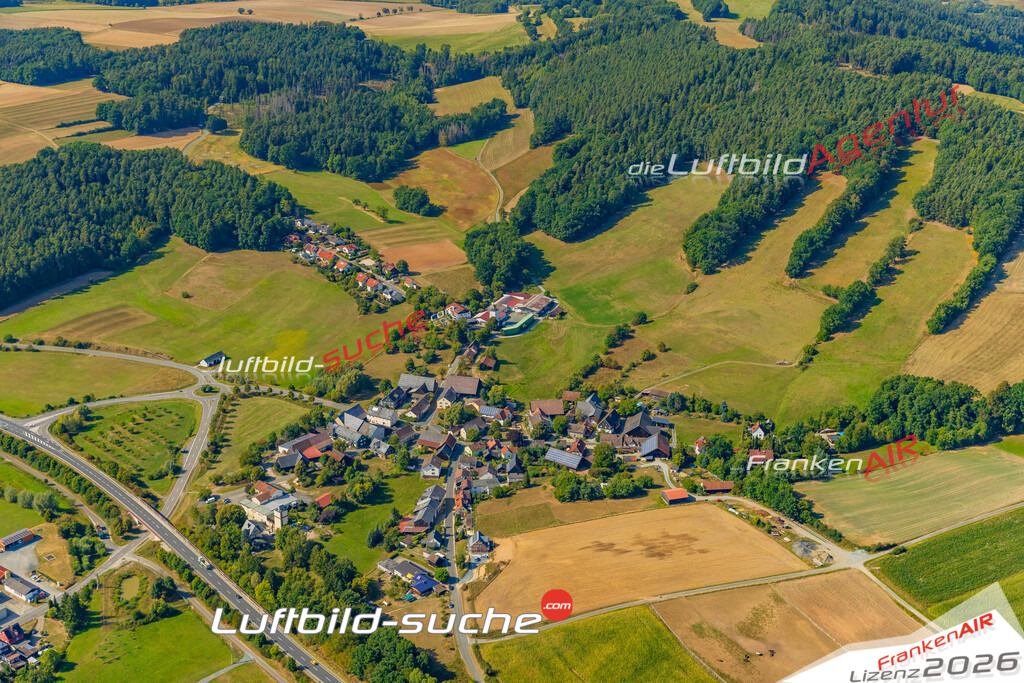 Mödlitz Schneckenlohe Bild- Das Luftbild wurde 2025 vom UL-Flugzeug heraus erstellt ( keine Drohne ) - Hochauflösende Luftaufnahme -Nicht vergleichbar mit Google Maps oder Satelittenbilder- Die Geschenkidee !Mit Lizenz und Bildrechte bestellbar