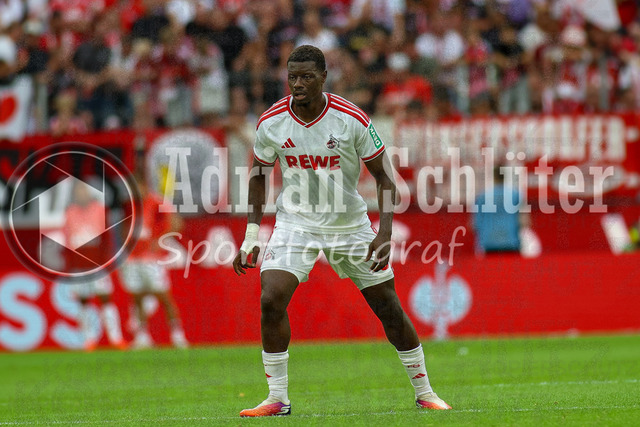 29.08.2026, GER, Fussball, Herren, Bundesliga , 1. Bundesliga, Saison 2026/2027, 1. FC Köln - TSG 1899 Hoffenheim | Ragnar Ache (KOE) schaut