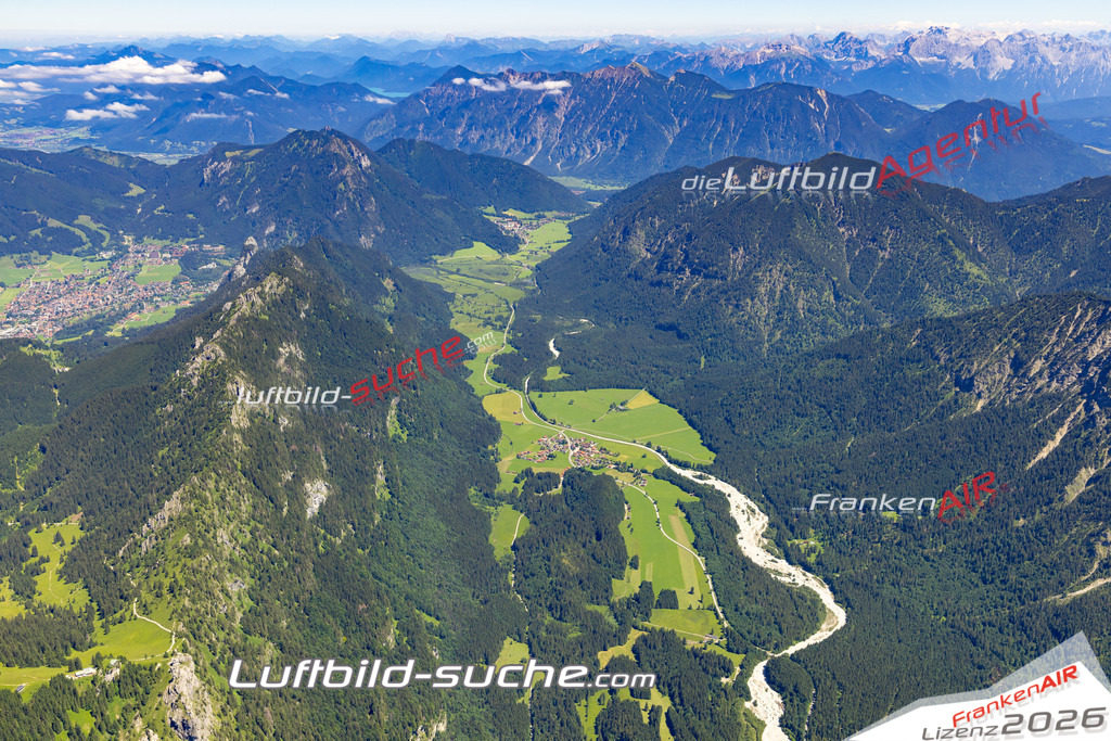 Aktuelles Luftbild von Graswang Ettal - Die Luftaufnahme wurde 2022 mittels UL-Flugzeug erstellt ( keine Drohne ) - hochauflösende Kamera-Systeme von  Canon -Beste Qualität - Für grossformatige Ausdrucke geeignet. Die Geschenkidee !