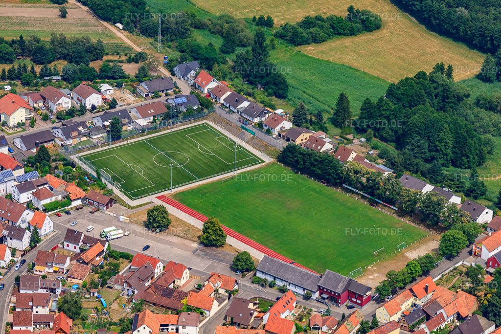 Luftbild: TSG Fussballplatz in Jockgrim im Bundesland Rheinland-Pfalz in Deutschland. Foto: IMG_29728.jpg vom 02.07.2010 durch Werner Riehm/FLY-FOTO.de