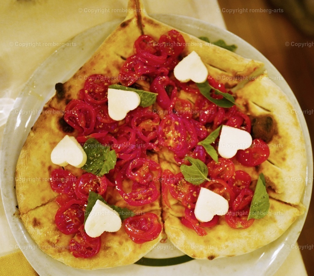 L1100570 | romberg-arts, romberg-arts.de, www.romberg-arts.de, Foto_Online_Shop, Julia Fuhrmann, Köln, Fotos, Fotografie, Fotokunst, Kunstdrucke, Naturfotos, Aktfotos, Nacktfotos, schwarz_weiß_Fotos, Blumenfotos, Blumen, Tiere, Beton, Korrosion, Lächeln, Drucke