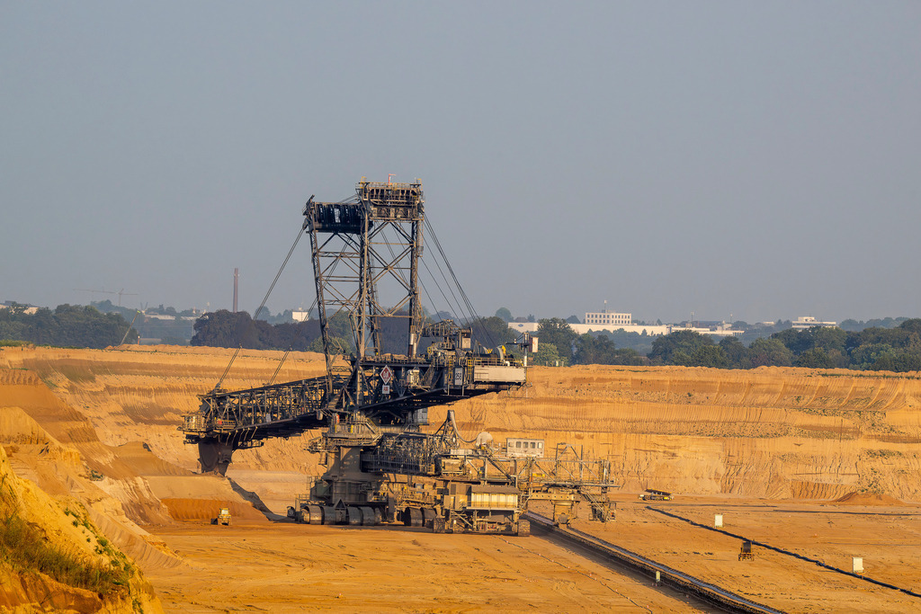 Tagebau Garzweiler - 1.9.2024 | Entdecke exklusive Fotografie im muebri Shop: Stimmungsvolle Motive  Naturaufnahmen und mehr. Jetzt hochwertige Wandbilder und Fotoabzüge online kaufen! - Realisiert mit Pictrs.com