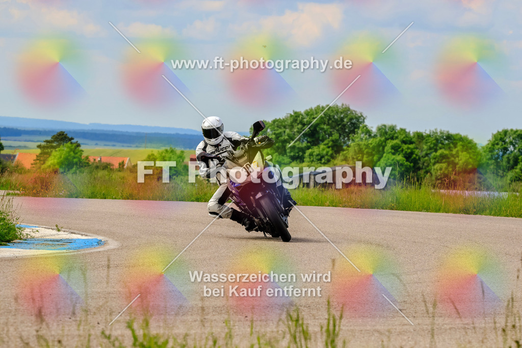 MotoTeam-0937 | Hier findet Ihr Bilder von Touristenfahrten auf der Nürburgring Nordschleife oder von anderen Veranstaltungen die ich besucht habe. Viel Spass beim Durch Schauen 