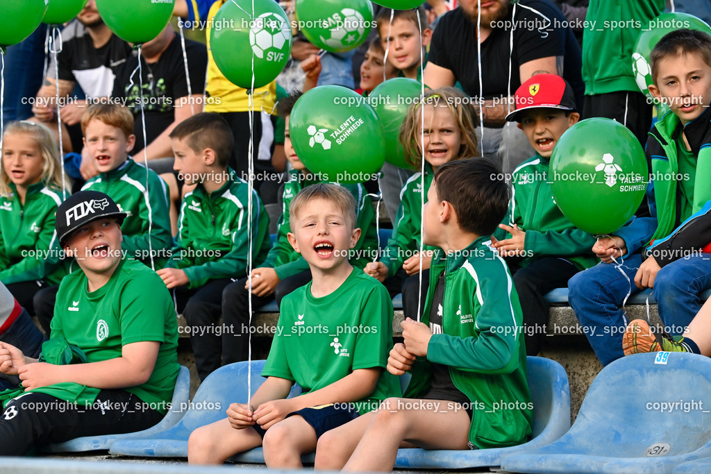 SV Feldkirchen vs. Atus Ferlach 5.5.2023 | Luftballon Aktion SV Feldkirchen, SV Feldkirchen Fans