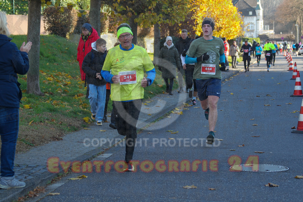 241201_1225_EV4_2386 | Sportfotografie im Rhein-Sieg Kreis, Köln, Bonn, NRW, Rheinland Pfalz, Hessen, etc. Unser Tätigkeitsfeld umfasst den Laufsport vom Volkslauf über den Marathon, Duathlon, Triathon bis zum Ultralauf wie Kölnpfad Ultra oder Schindertrail.