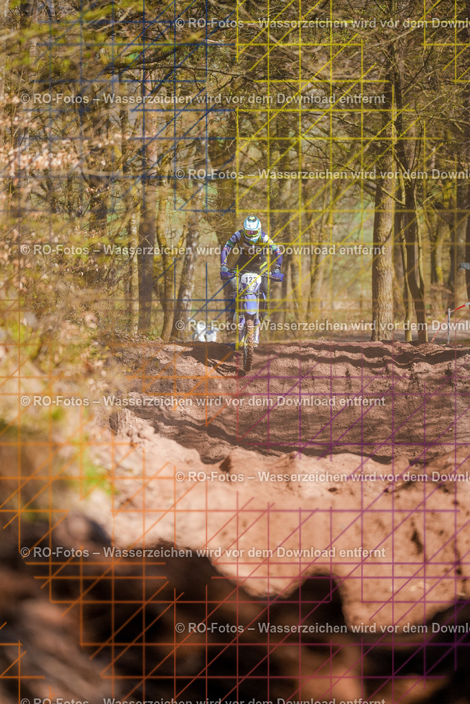 2 Lauf Mernes-1373 | Sportfotografie von RO-Fotos: Motorsport, Motocross, Enduro, Laufveranstaltungen und Triathlon. Professionelle Fotos von Sportlern und Events. - Realisiert mit Pictrs.com