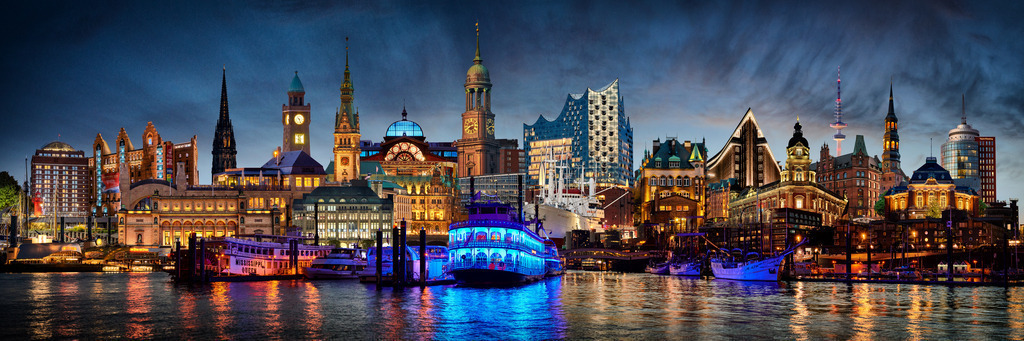 10241014 - Hamburg Panoramaskyline bei Nacht | Kreative Hamburg Skyline Collage bei nächtlicher Lichtstimmung.