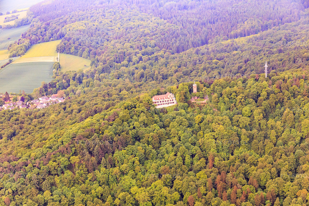 Luftbild: Klütturm und Monopol - Restaurant im Ortsteil Wangelist in Hameln im Bundesland Niedersachsen in Deutschland. – Foto: IMG_079448.jpg vom 24.05.2015 durch Werner Riehm/FLY-FOTO.de – Auflösung des Originals: 5472 x 3648 px – Das Restaurant mit Panorama | Monopol Hameln