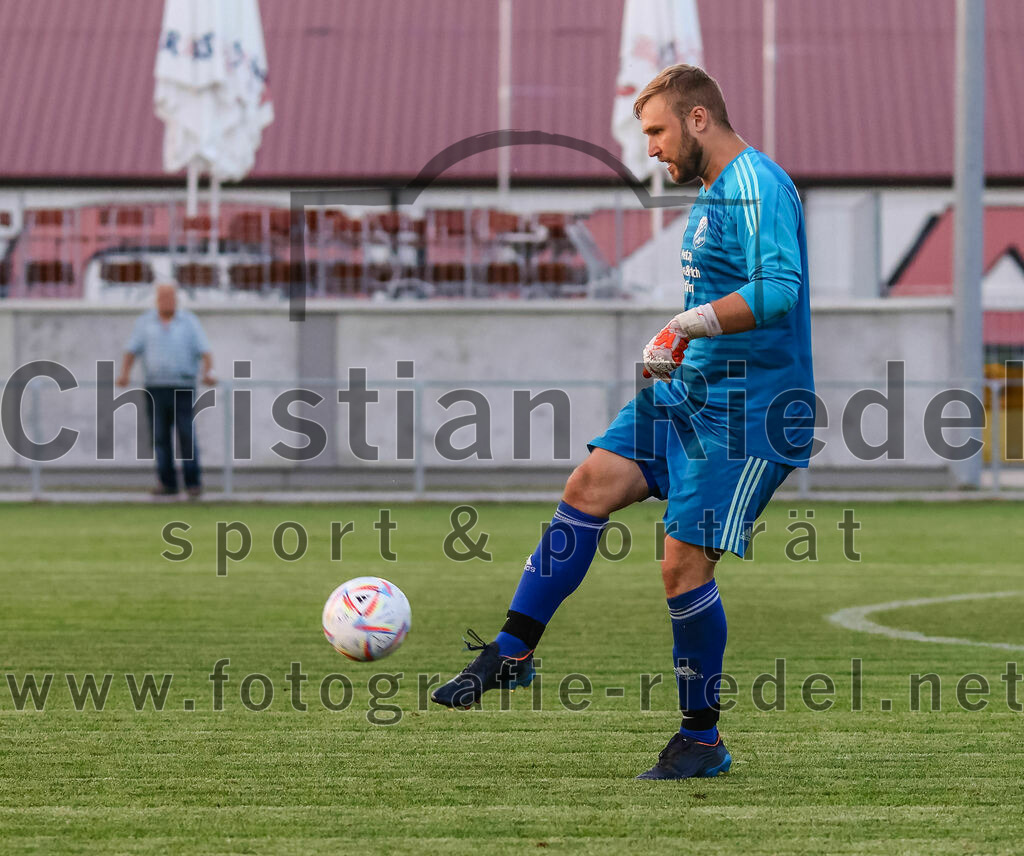 2023-07-20_024_FC_Finsing_gegen_TSV_Wartenberg | Finsing, Deutschland, 20.07.2023:
Fußball, Kreisliga 2023 / 2024, Testspiel, FC Finsing gegen TSV Wartenberg, Endergebnis: 1:0

Torwart Daniel Schröder (FC Finsing, #1)

Foto: Christian Riedel / fotografie-riedel.net