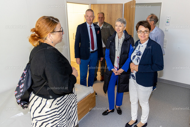 Schlüsselübergabe - Wohnhaus Dr. Walter Domenigweg | Bildershop von pixelworld.at - Realisiert mit Pictrs.com