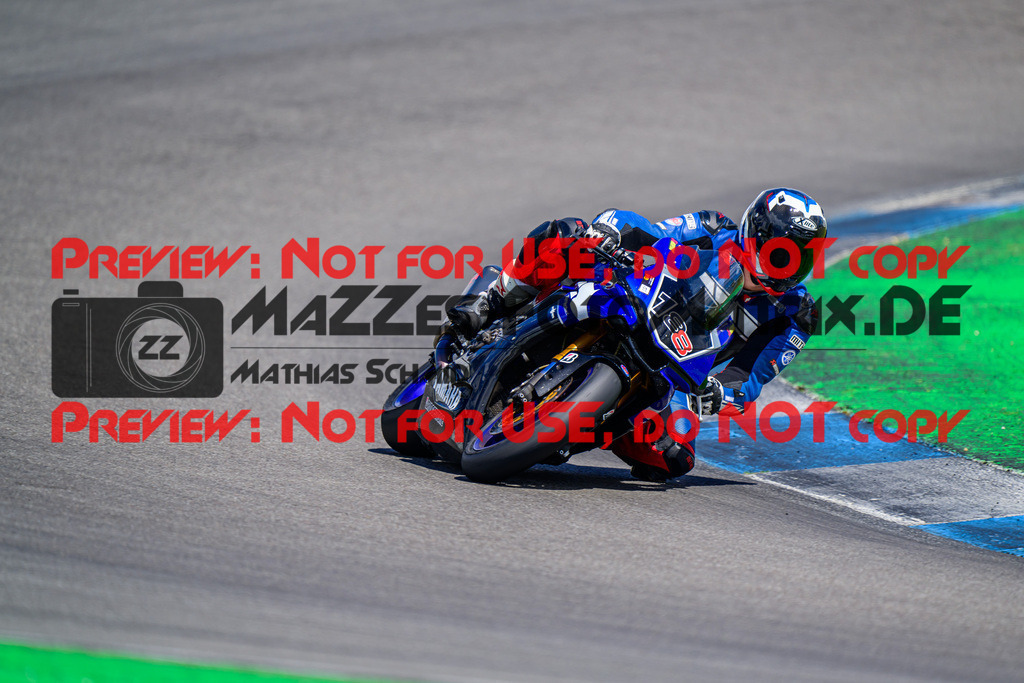 MaZZes_FotoMatrix_240615_1167 | WEISS