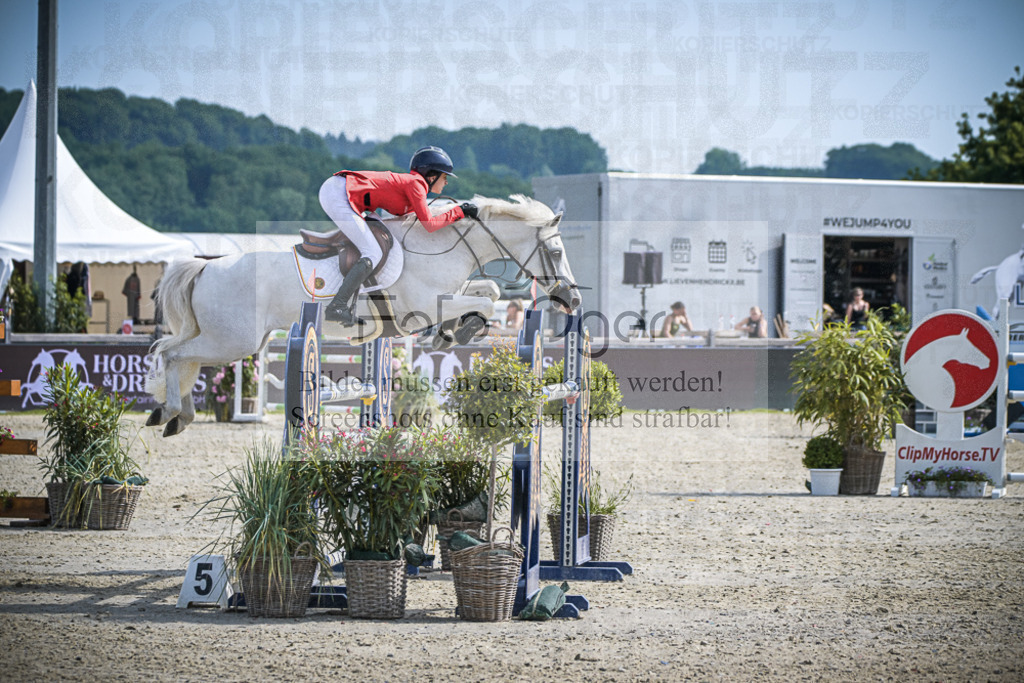 DOS_0797 | Entdecke hochwertige Reitturnierfotos von Foto Oger. Professionell, emotional und authentisch – jetzt Lieblingsmomente im Shop bestellen.Deutschlandweite Turnierfotografie. - Realisiert mit Pictrs.com