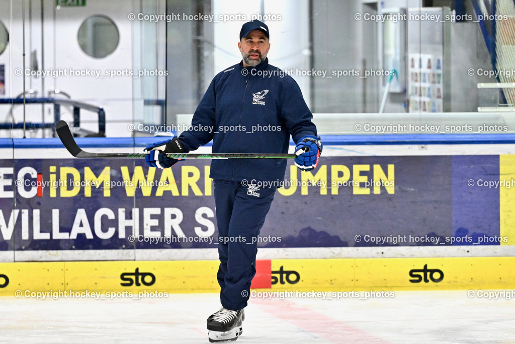 Eistrainig EC VSV mit Headcoach Pierre Allard | Eistraining EC VSV mit Headcoach Pierre Allard, 1.Eistraining EC VSV mit Headcoach Pierre Allard am 02.12.2025 in Villach (Stadthalle Villach), Austria, (Photo by Bernd Stefan)