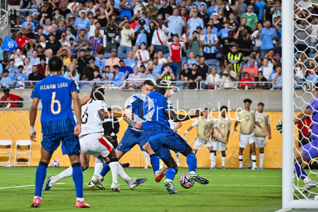Manchester City - Al-Hilal SFC | in dieser Szene trifft Erling HAALAND (Manchester City 9) zum 2-2 Ausgleich / Treffer / Tor / Torschuetze / Freude / Happy / FIFA Club World Cup: Manchester City - Al-Hilal SFC, Camping World Stadium am 30.06.2025 / NOT FOR SALE IN USA