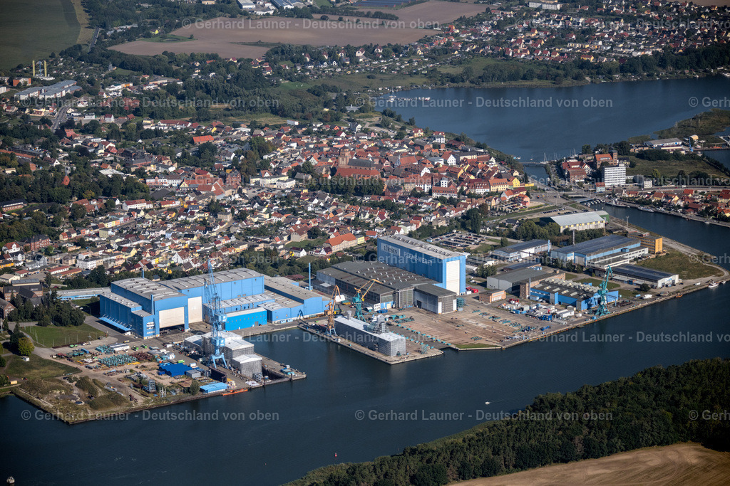 4061049 | WOLGAST 08.09.2021 Werftgelände der Peenewerft in Wolgast im Bundesland Mecklenburg-Vorpommern, Deutschland. // Shipyard - site of the Peenewerft in Wolgast in the state Mecklenburg - Western Pomerania, Germany. Foto: Gerhard Launer