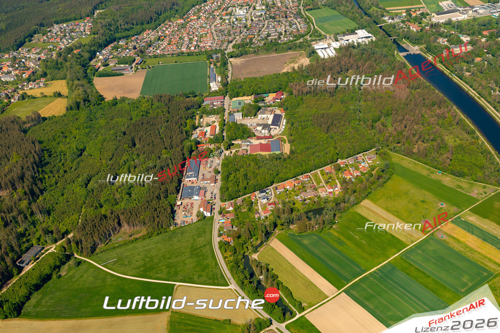 Das Luftbild zeigt : Gewerbegebiet Wehringen - Die Luftaufnahme wurde 2024 vom UL-Flugzeug aus erstellt ( keine Drohne ) - Hochauflösende Luftaufnahme - Für grossformatige Ausdrucke geeignet. Die Geschenkidee !Mit Lizenz und Bildrechte bestellbar