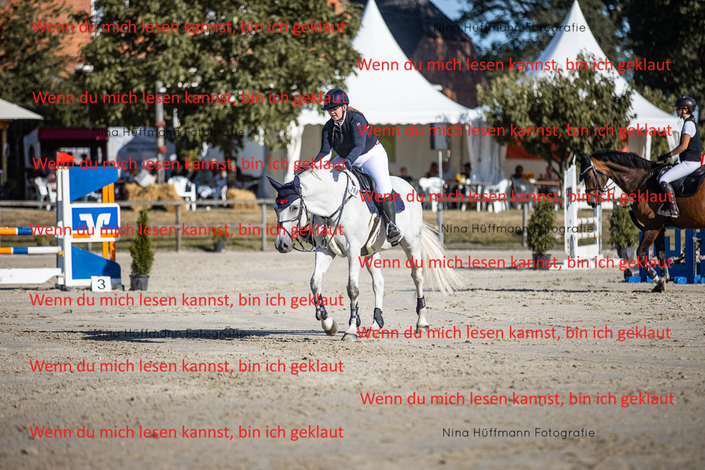 BK1A7421 | Turnierbilder Turnierfotos Nina Hüffmann Turnierfotografie Pferdefotografie Tierzeichnung Haustierzeichnung Pferdezeichnung Hundezeichnung Videograf  - Realisiert mit Pictrs.com