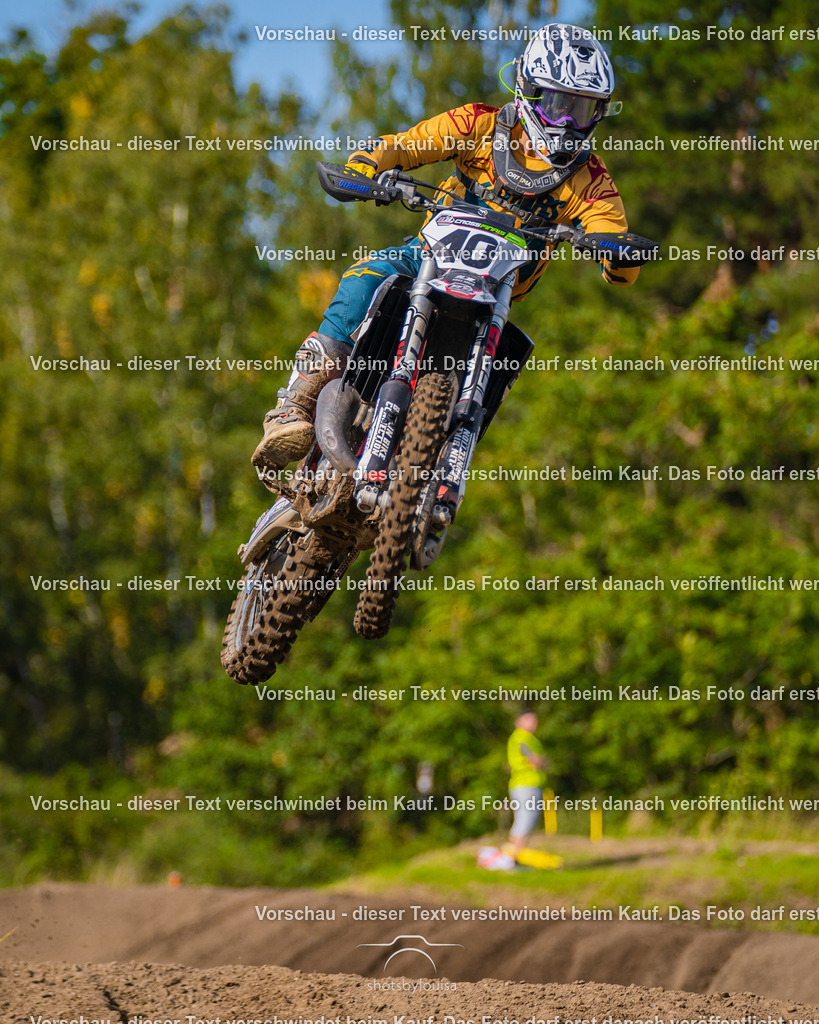 09_21_LM_Schenkenhorst-8290 | Sportfotografin aus Berlin-Brandenburg mit Fokus auf Motocross. Ich halte deine sportliche Leistung und echte Emotionen auf und neben der Strecke professionell fest. Entdecke die Fotos von deinem Rennen und bestelle sie direkt hier im Shop.