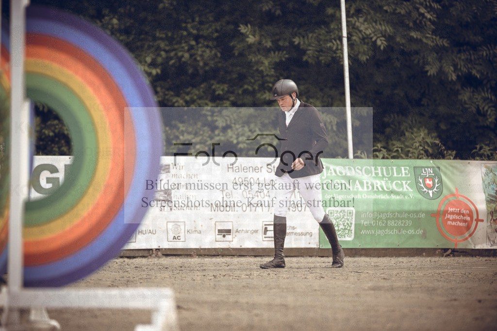 20240530-DOS_3564 | Entdecke hochwertige Reitturnierfotos von Foto Oger. Professionell, emotional und authentisch – jetzt Lieblingsmomente im Shop bestellen.Deutschlandweite Turnierfotografie. - Realisiert mit Pictrs.com
