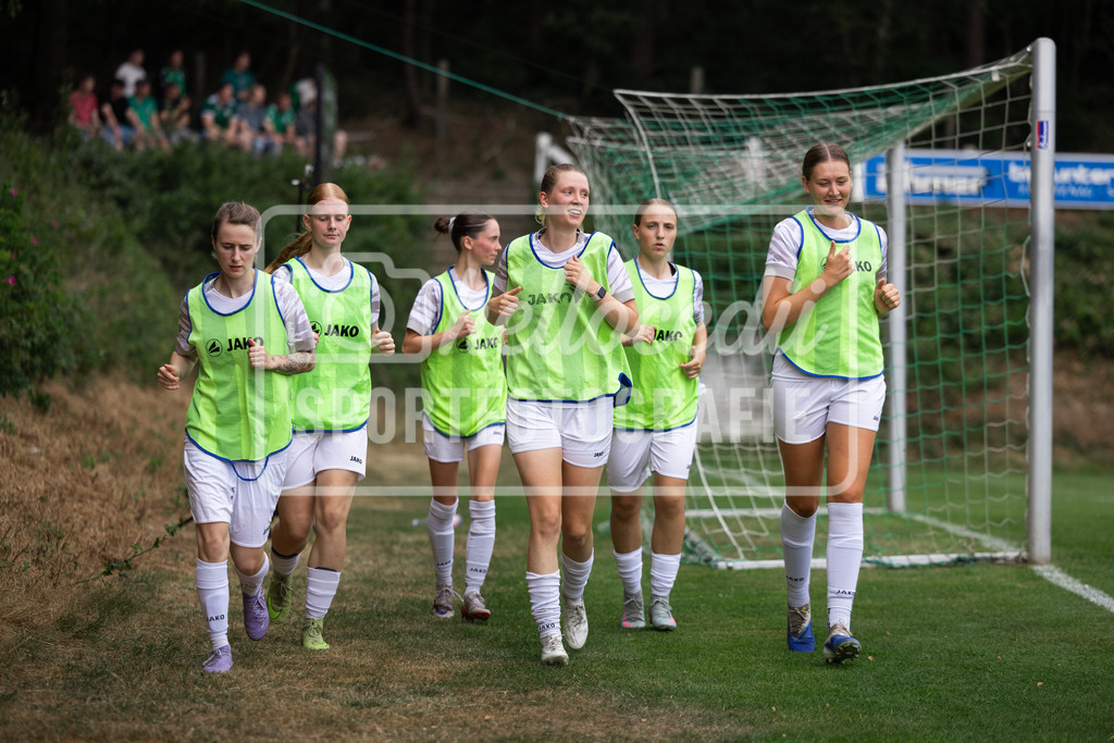 Fußball I Frauen I Testspiel I SpVg Aurich - DJK Arminia Ibbenbüren I 15295 | realhellocedii - Realisiert mit Pictrs.com