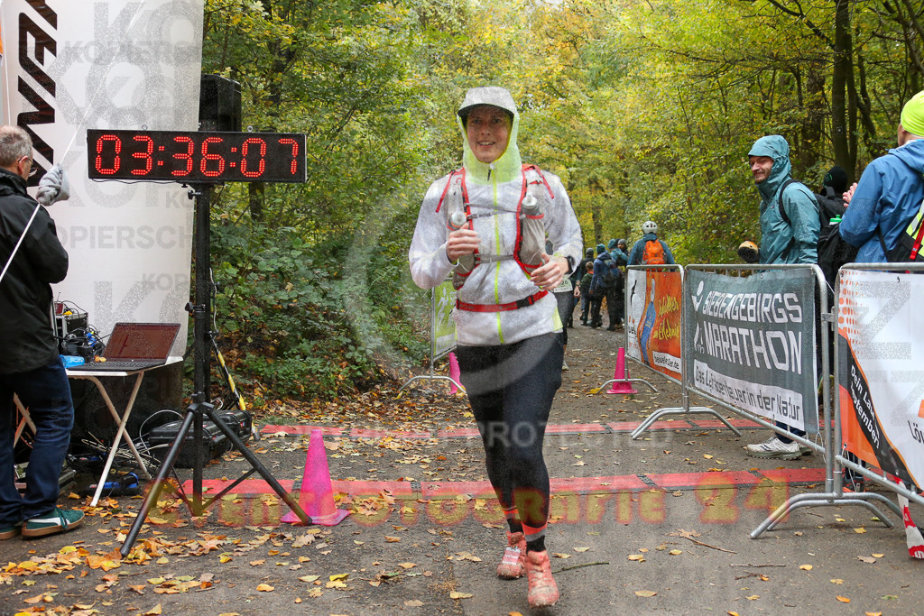 251026_1337_EX1_3784 | Sportfotografie im Rhein-Sieg Kreis, Köln, Bonn, NRW, Rheinland Pfalz, Hessen, etc. Unser Tätigkeitsfeld umfasst den Laufsport vom Volkslauf über den Marathon, Duathlon, Triathon bis zum Ultralauf wie Kölnpfad Ultra oder Schindertrail.