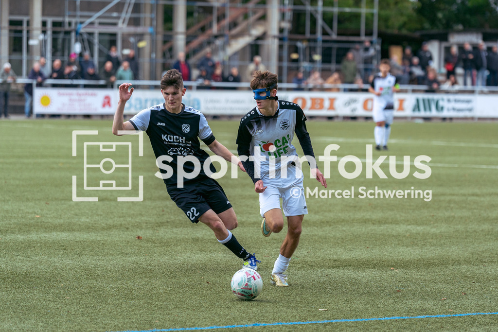 TSV 05 Ronsdorf – SSV Bergisch Born II | Jona-Miklas Ernst (11, TSV 05 Ronsdorf) im Dribbling. Bezirksliga Niederrhein, Gruppe 2: TSV 05 Ronsdorf gegen SSV Bergisch Born II, Wuppertal, 11.10.2026. Endstand: 3:1. sportimfokus / Marcel Schwering - Realisiert mit Pictrs.com