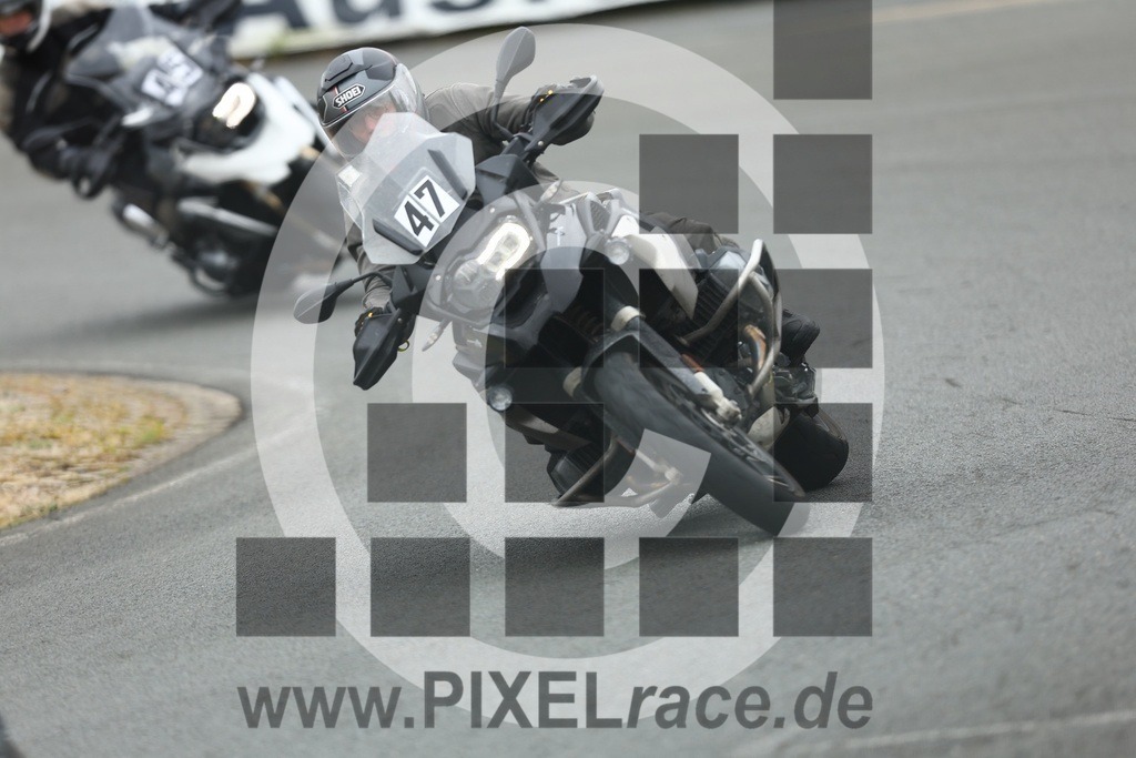 0047-20260511_02023 | Schöne Erinnerungen an spannende Momente - das festzuhalten ist unser Job. PIXELrace.de ist seit 2003 auf den Rennstrecken Europas unterwegs um die Action draußen beim Fahren und die wunderbare Stimmung imm Fahrerlager für euch einzufangen.
