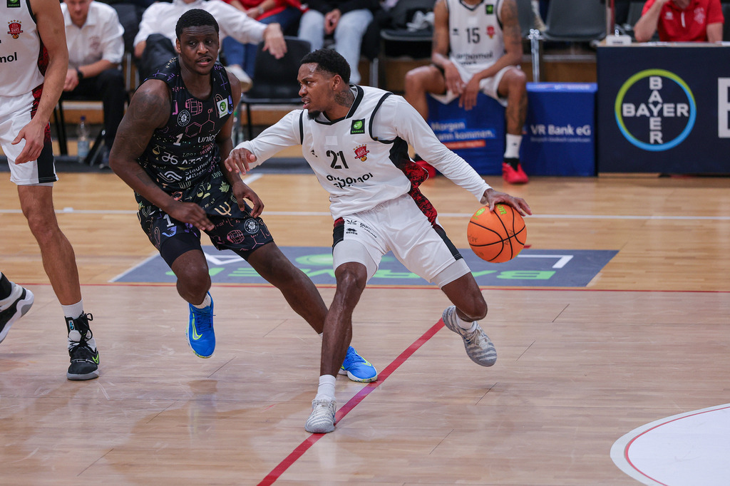 Pro A BAYER GIANTS vs Uni Baskets Münster-76 | Fotos von Basketballspielen aus dem Raum NRW fotografiert von Gero Mueller-Laschet und Daniel Schaefer - Realisiert mit Pictrs.com