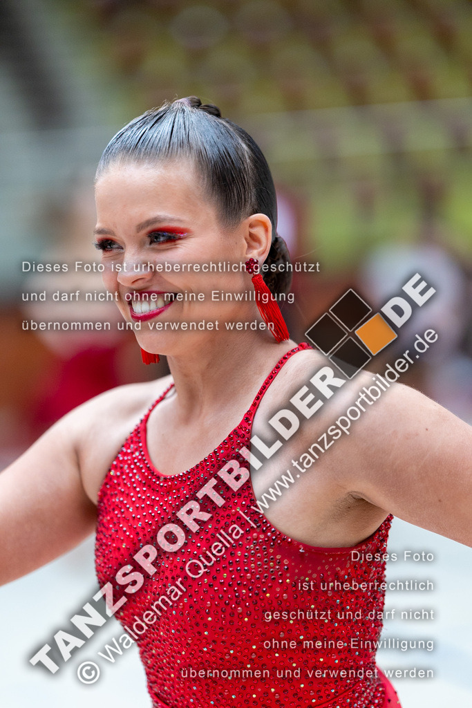 20240810-01420 | Hier finden Sie Tanz Bilder vom Latein und Standard Formationen tanzen. Sportbilder vom Tanzsport. Schöne Fotos und von Weltmeisterschaft, Europameisterschaft, Bundesliga, Regionalliga, Oberliga und Landesliga sowie von GOC Stuttgart, DanceComp, WM Bremen