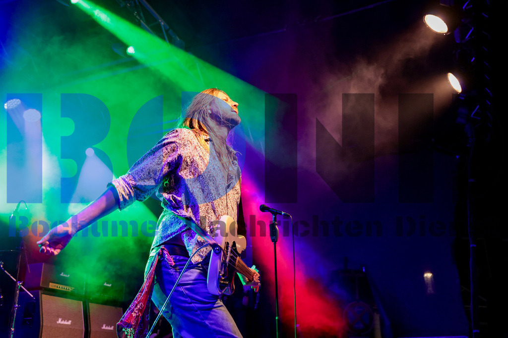 Purple Rising  {date} -  | {headline}(Foto: Sebastian Sendlak / BOND) - Realisiert mit Pictrs.com